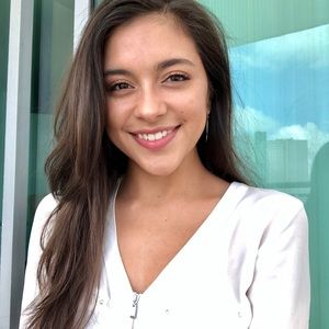 Meet your Posher, Ana